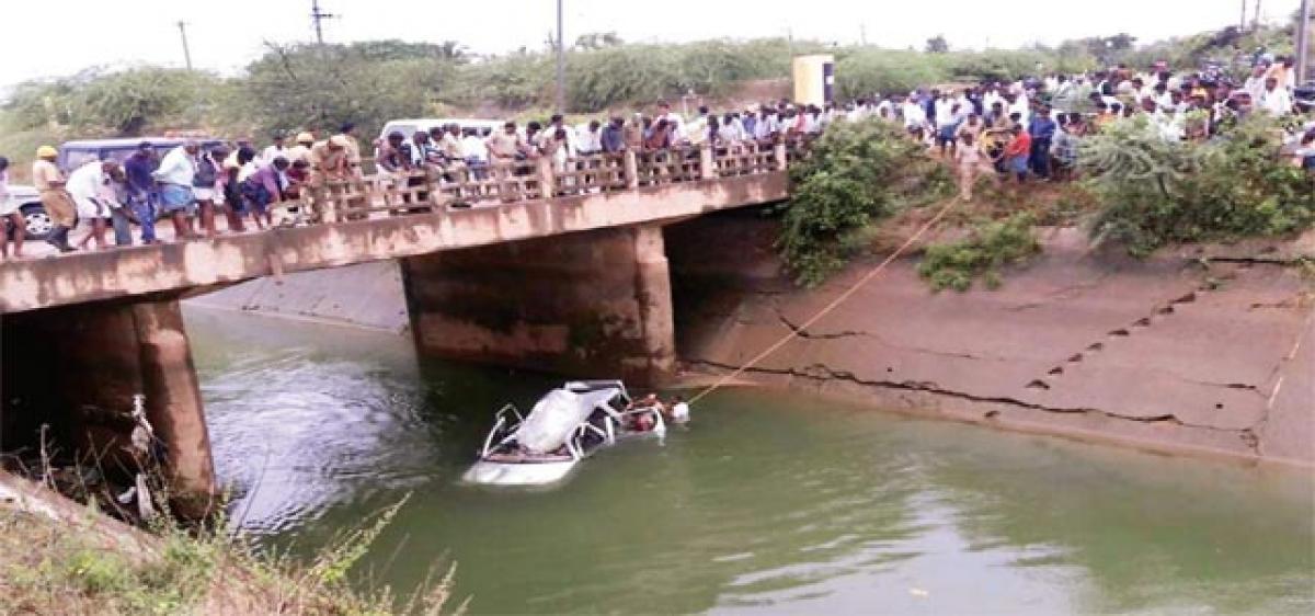 Four die as car plunges into canal