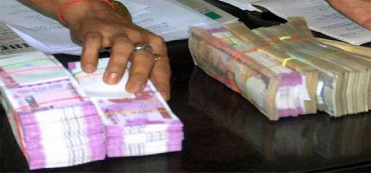 CBI arrests 2 RBI officials in currency conversion case