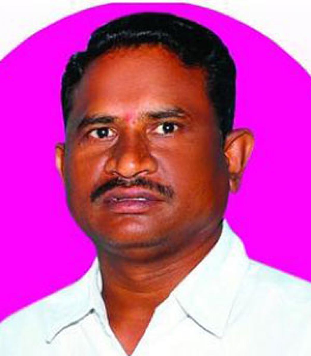 6 TRS leaders abducted