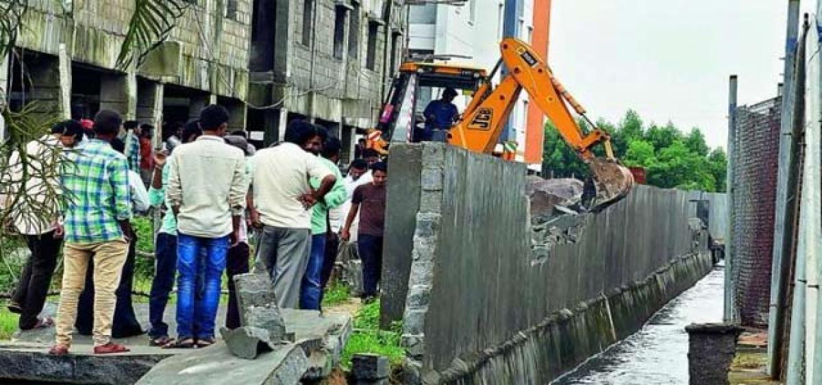 GHMC to pull down over 7,000 nala encroachments