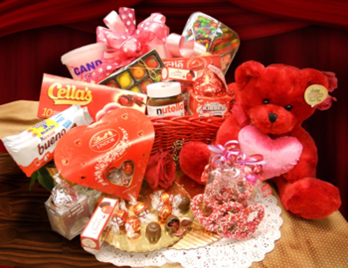 Valentine’s Day celebrators loaded with options in city