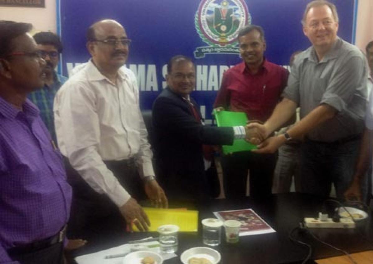 Vikrama Simhapuri University  inks pact with DFIT for TB eradication