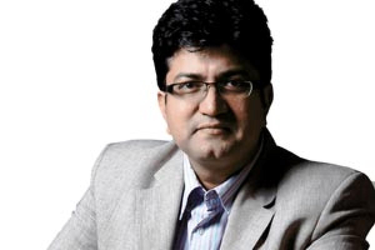 Prasoon Joshi joins digital bandwagon