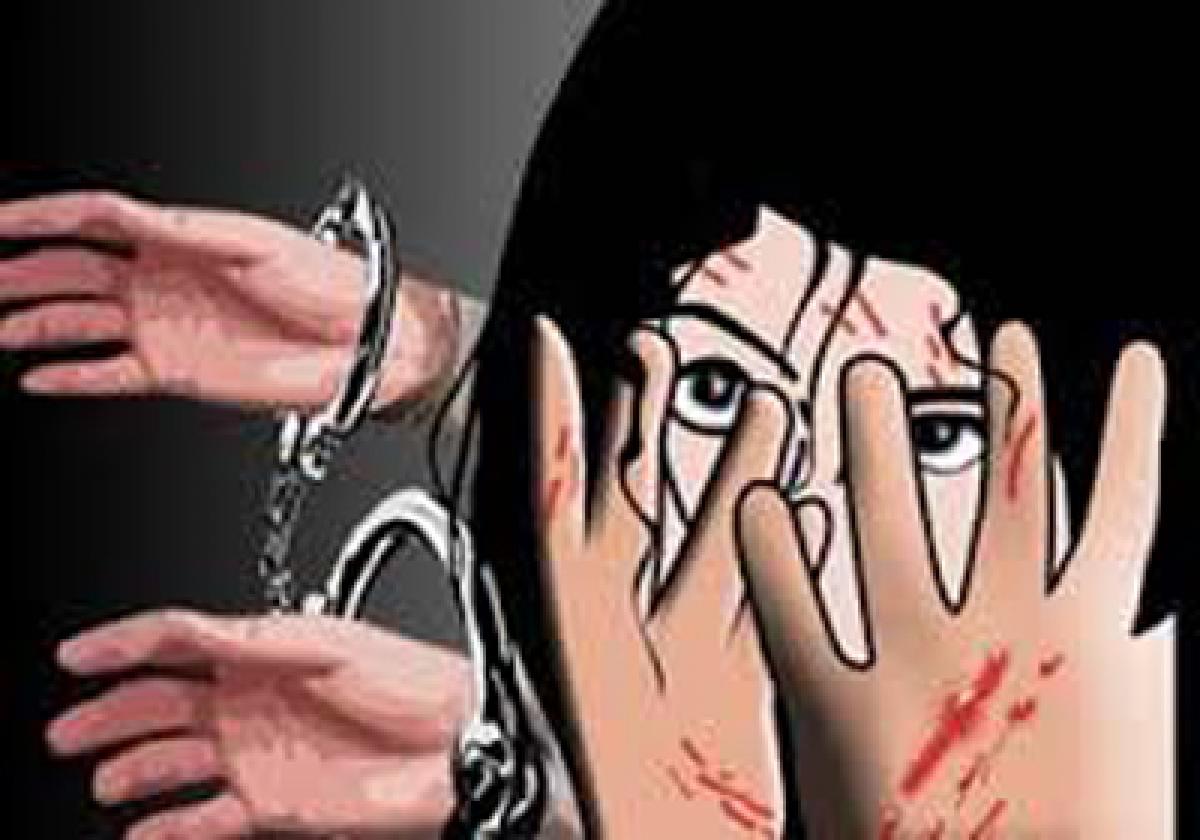 Delhi: Mother of 2 gangraped, met with shocking apathy as she walks down road naked