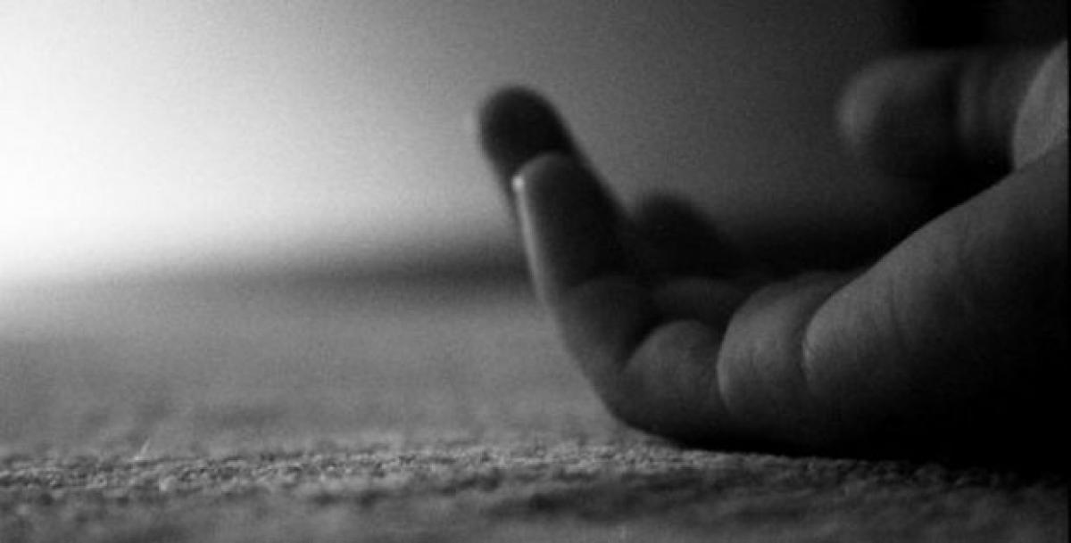 Lover commits suicide after slitting throat of girl