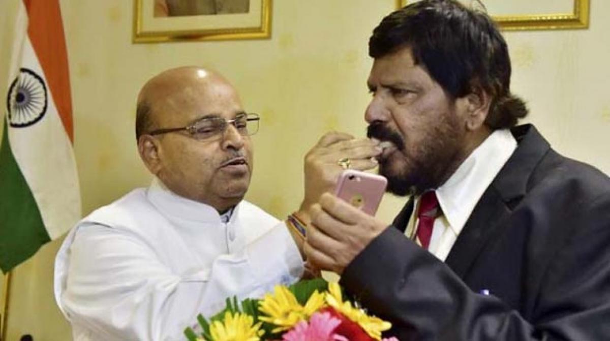 New minister Athawale slams Congress, will campaign for BJP in UP