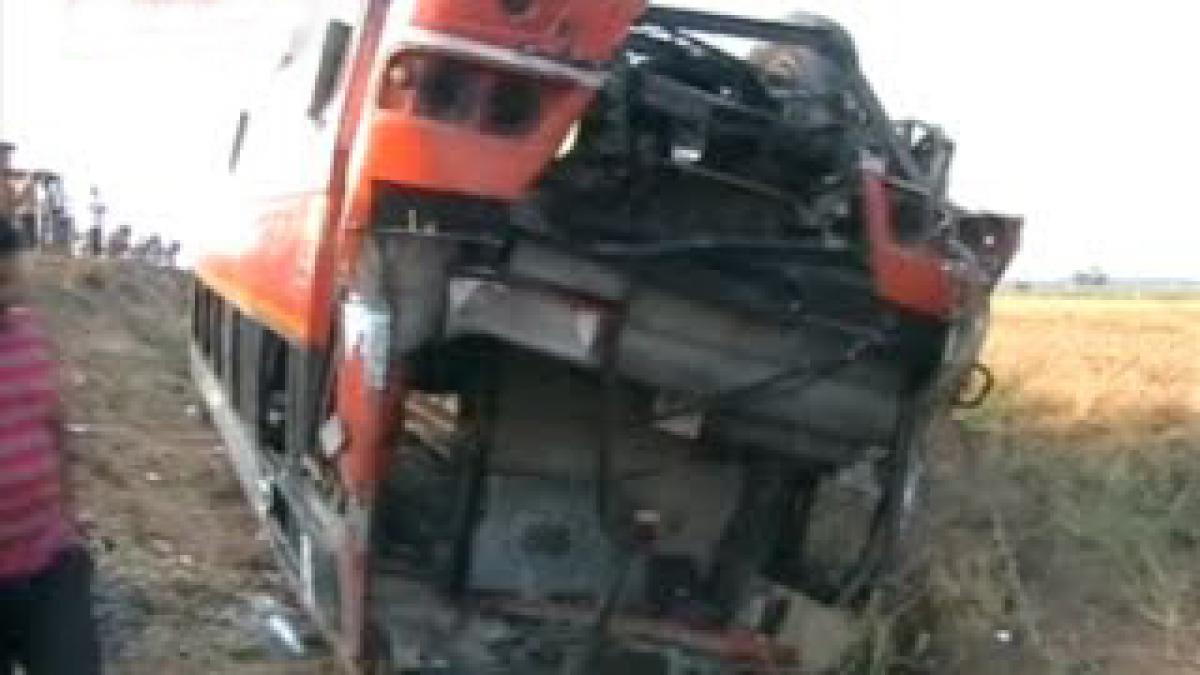 RTC bus overturns in Kurnool leaving 25 injured