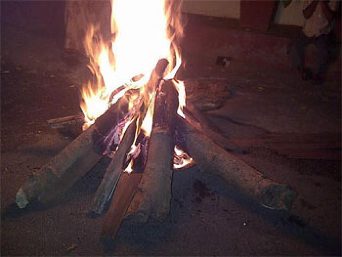 Three injured in Bhogi manta