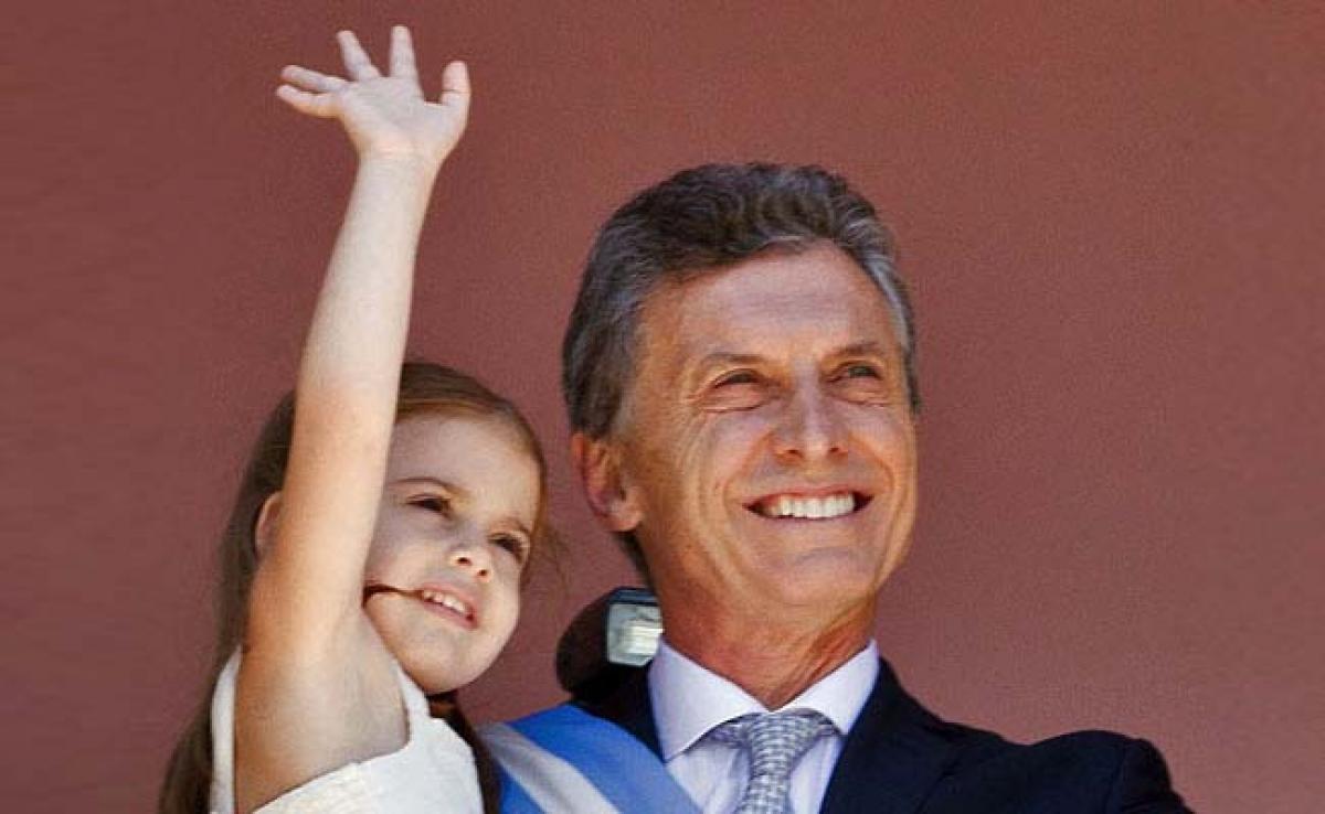 Argentine President Cracks Rib While Playing With Daughter
