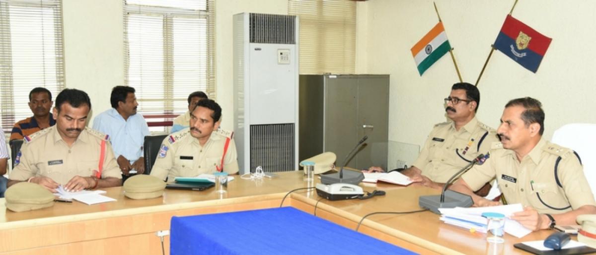 Karimnagar Commissioner lauds crime teams