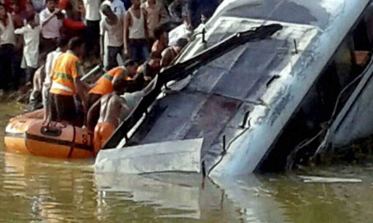 Bus falls into gorge killing 17 and several others injured in Madhya Pradeshs Ratlam 