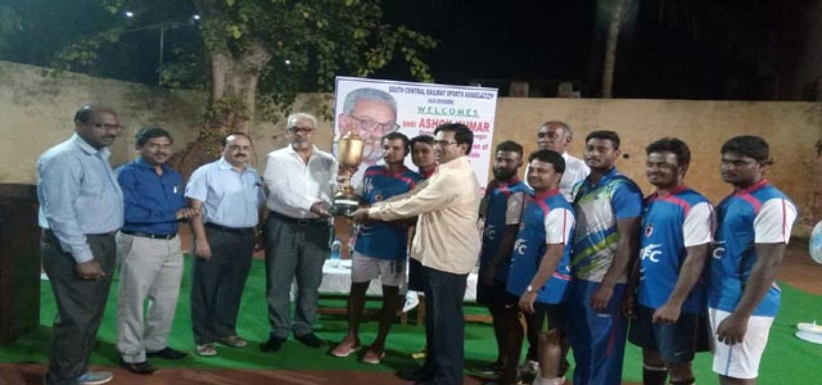 Railway Engineering team clinches Sankranti Cup