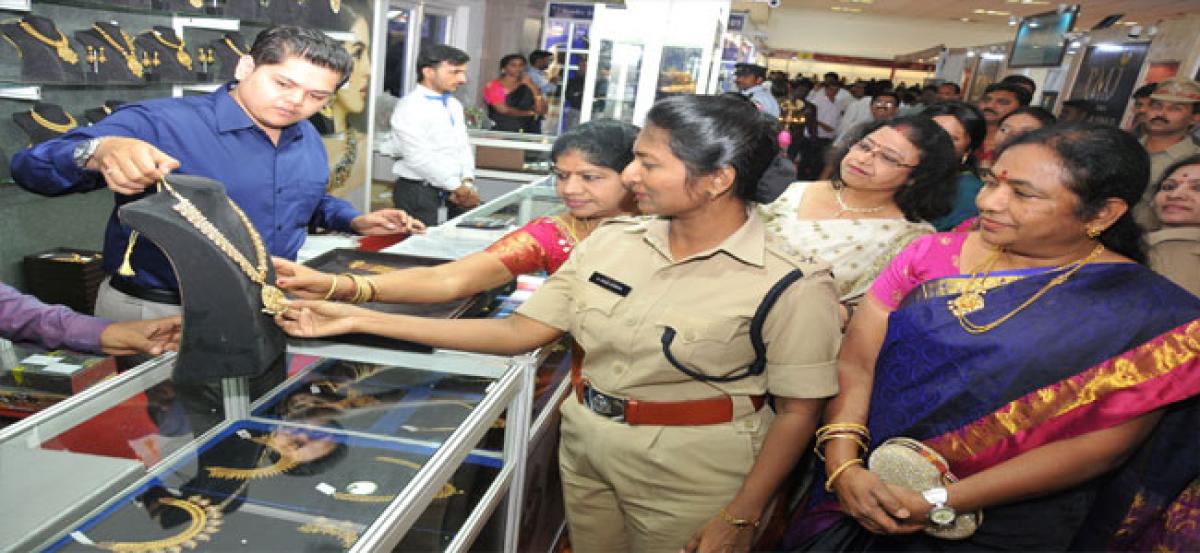 SP B Raja Kumari inaugurates Jewellery expo