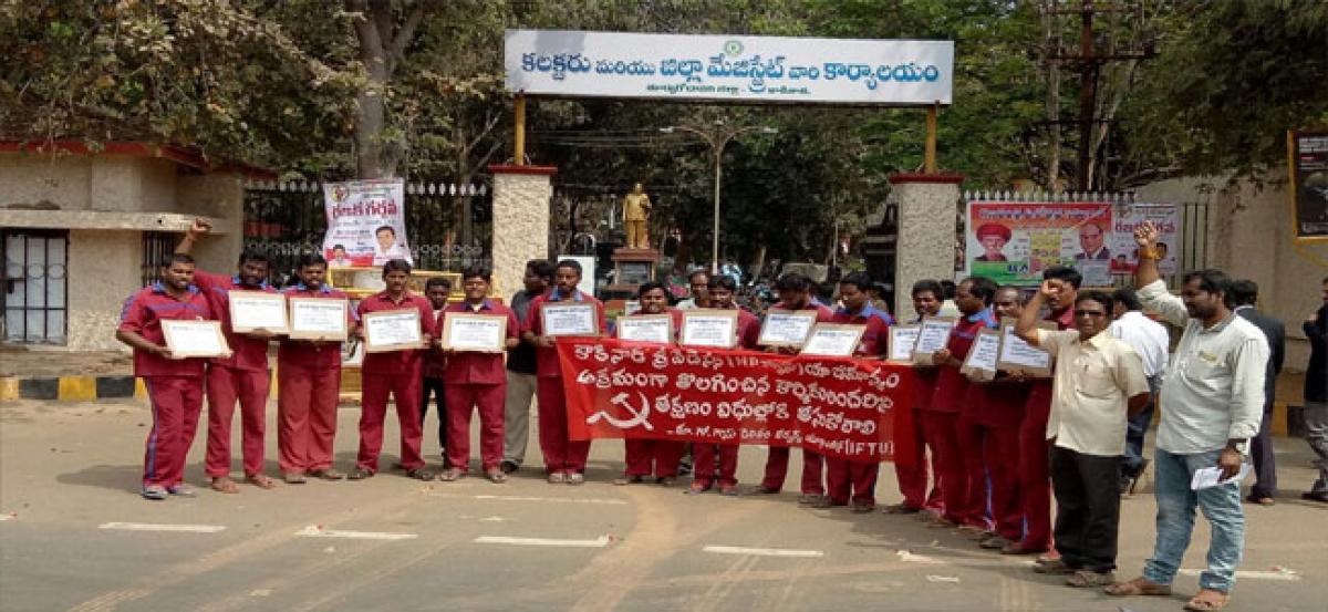 Gas delivery union protests sacking of Sri Agency workers