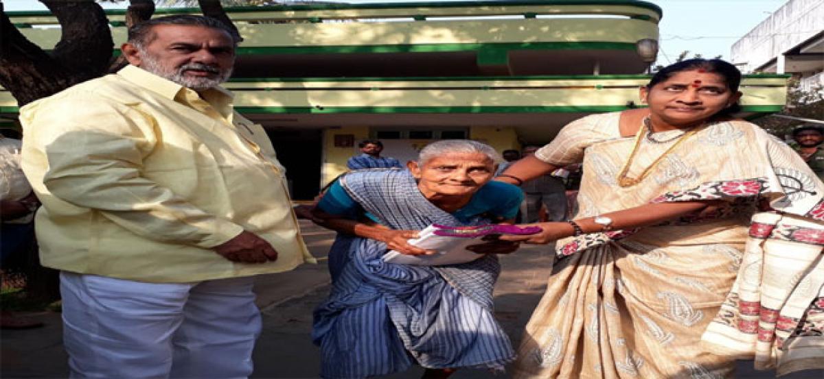 Rural MLA distributes sarees