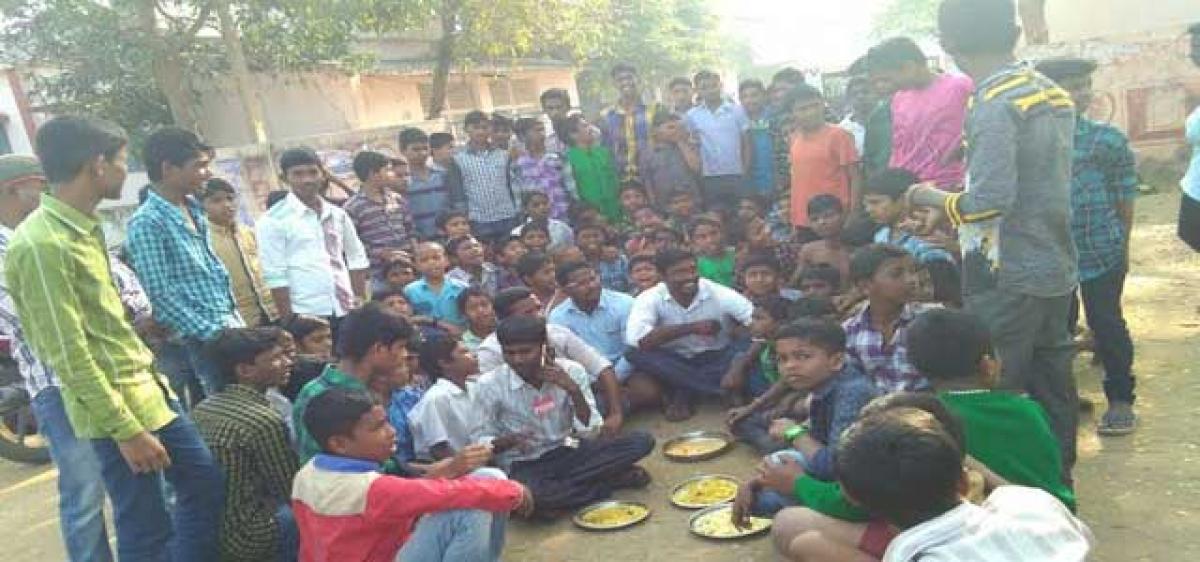Students of Social Welfare Hostel in Khammam demand change of menu