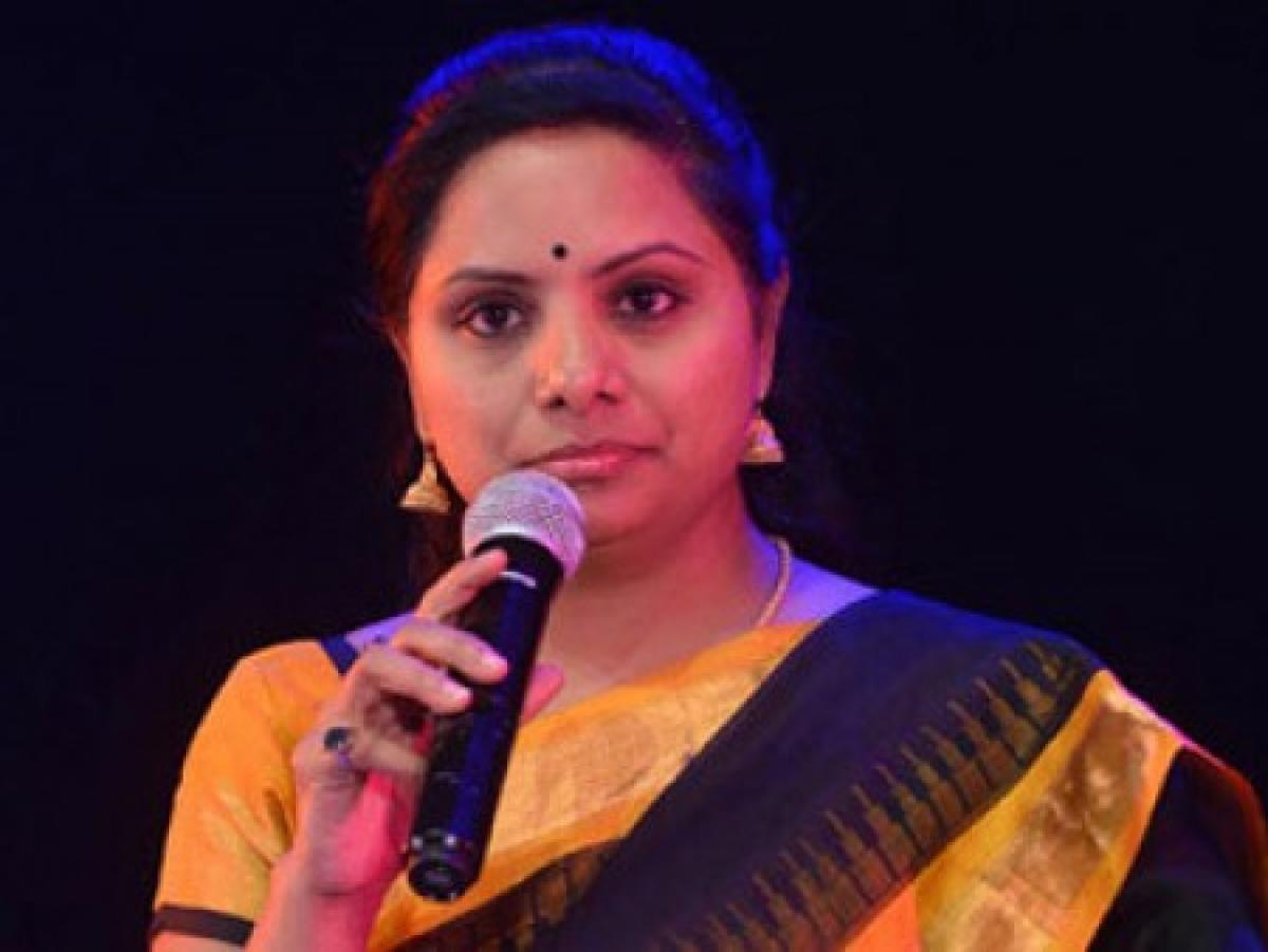 TRS MP Kavitha suggests Pawan Kalyan to take up special status issue with Chandrababu, Modi