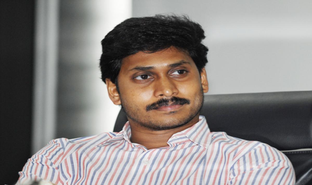 YS Jagan takes up demonetization woes with Governor Narasimhan