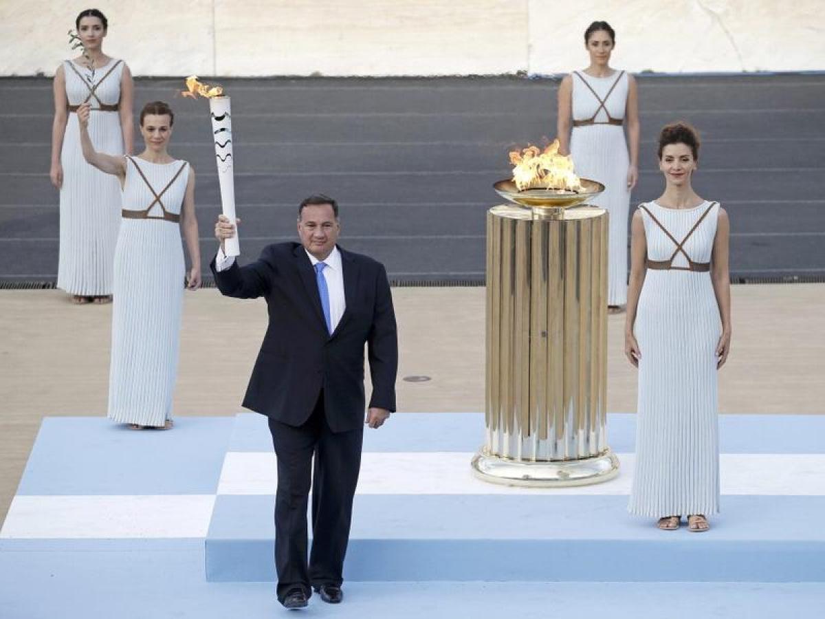 Rio gets Olympic flame from Greece in spectacular ceremony