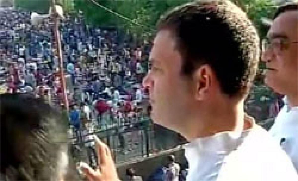 Rahul Gandhi on street hawkers: Delhis poor marginalised