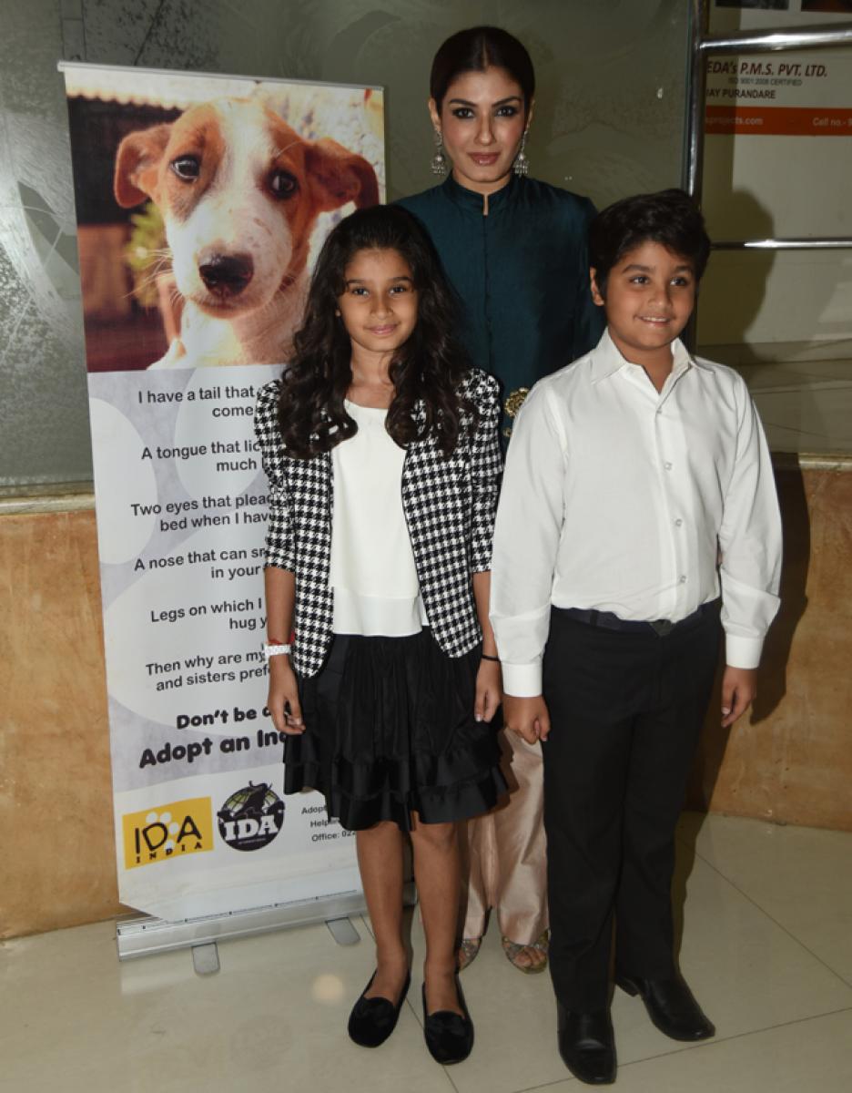 Raveena Tandon,  kids grace IDA animals NGO charity fundraiser