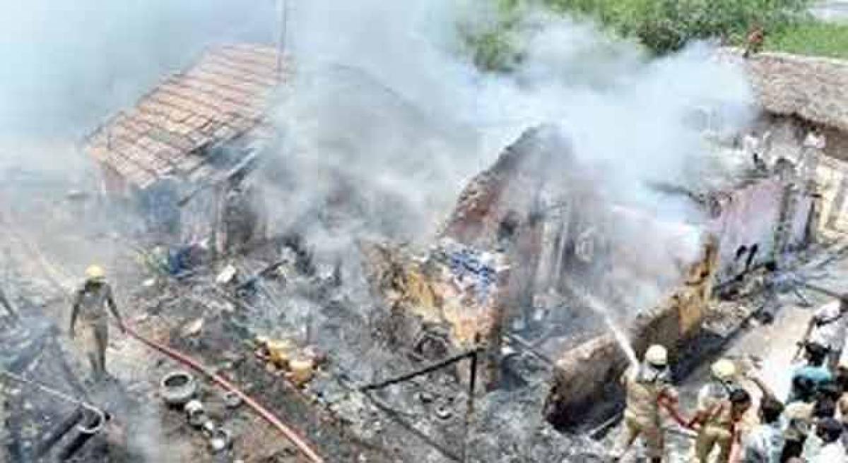 26 huts gutted; no casualties