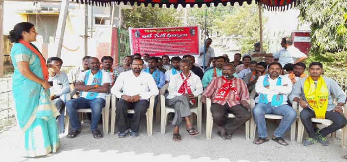 Agitations intensify against shifting of TSRTC tyre shop