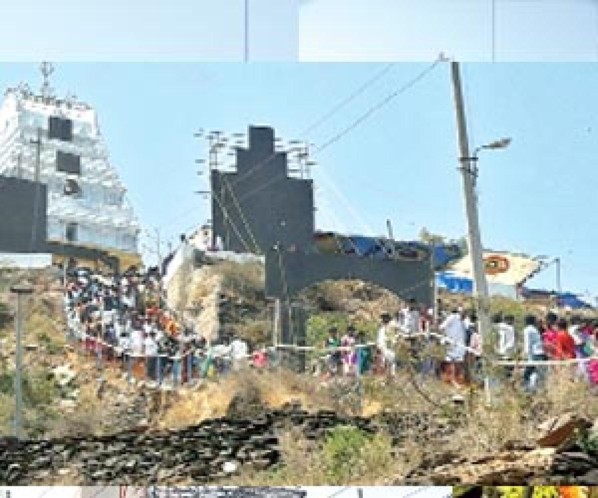 Devotees flock to temples on Maha Sivarathri