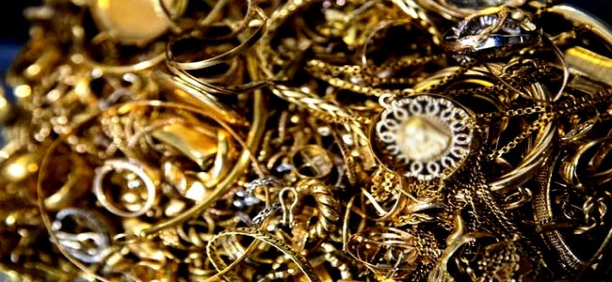 3.5 kg gold jewellery stolen from jewellers car