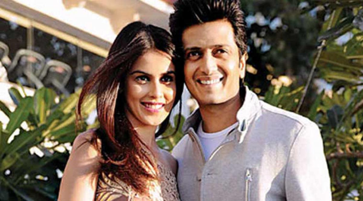 Meet Bollywoods lovey-dovey couple-Riteish Genelia fourth wedding anniversary