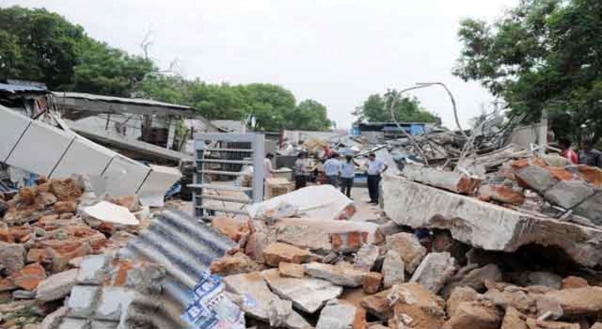 SCB razes illegal structures