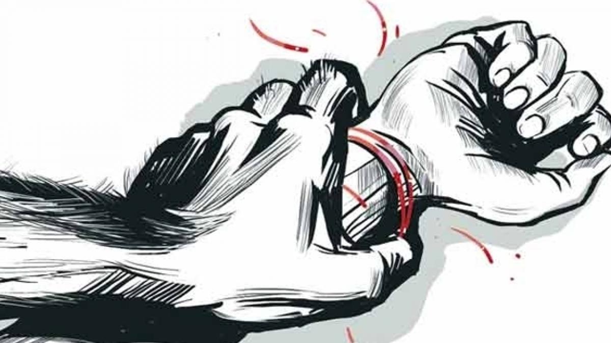 Two women including minor gangraped by bandits in UP