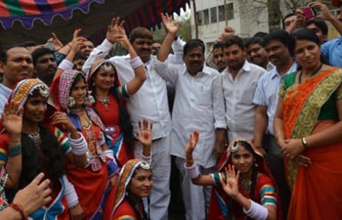 Banjaras have a blast, thank KCR for gesture