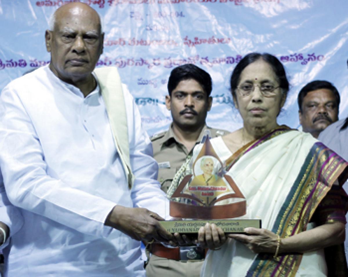 Malathi Chandur Award to Yaddanapudi