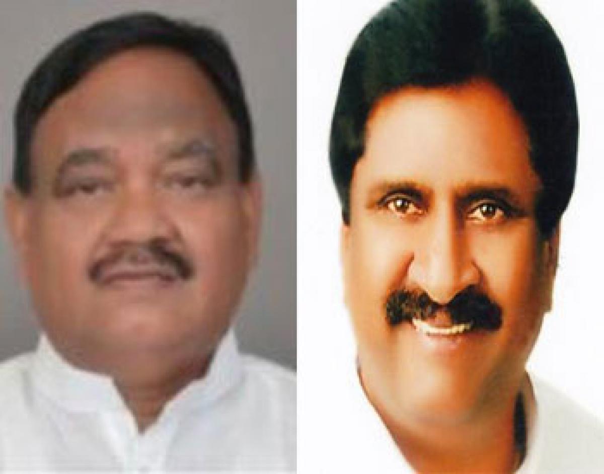 TRS poaches more Opposition leaders