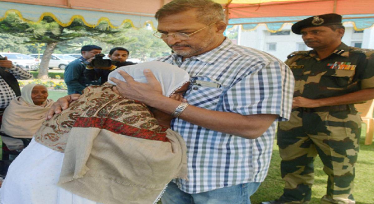 Back PM on ban:Nana Patekar