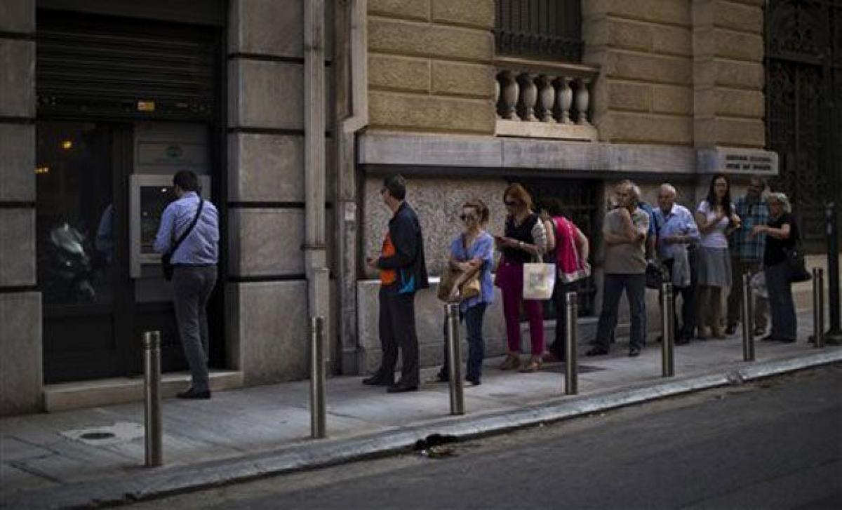 Greek banks say have sufficient liquidity until Tuesday