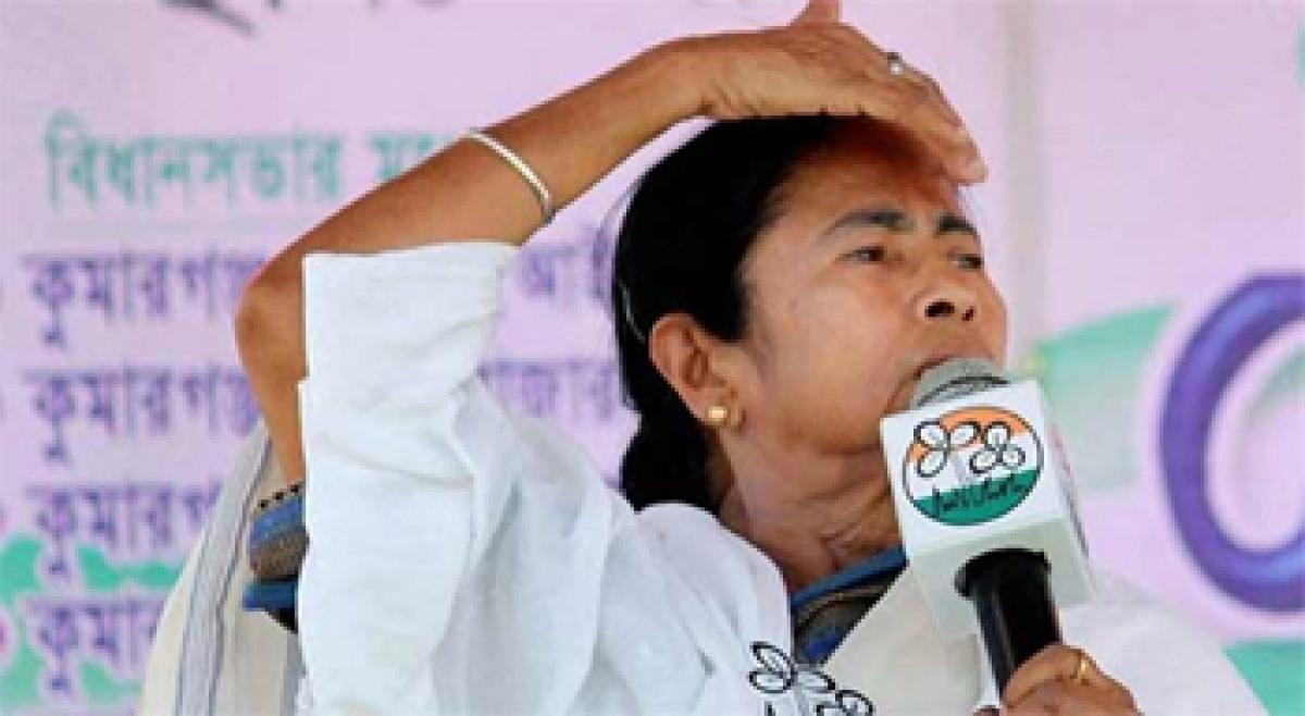 Mamata accuses Modi of trying to unleash CBI, criticises EC