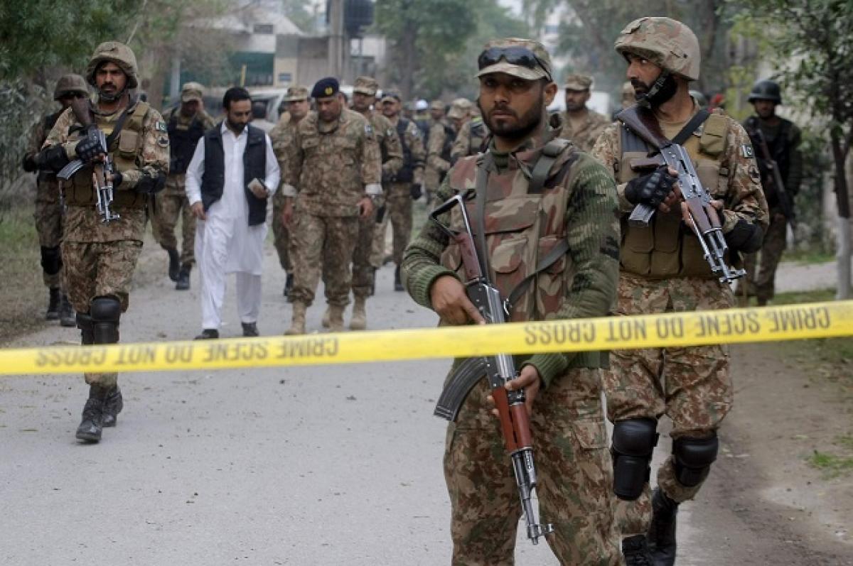 Pakistan: Explosions takes place outside courthouse, Six killed