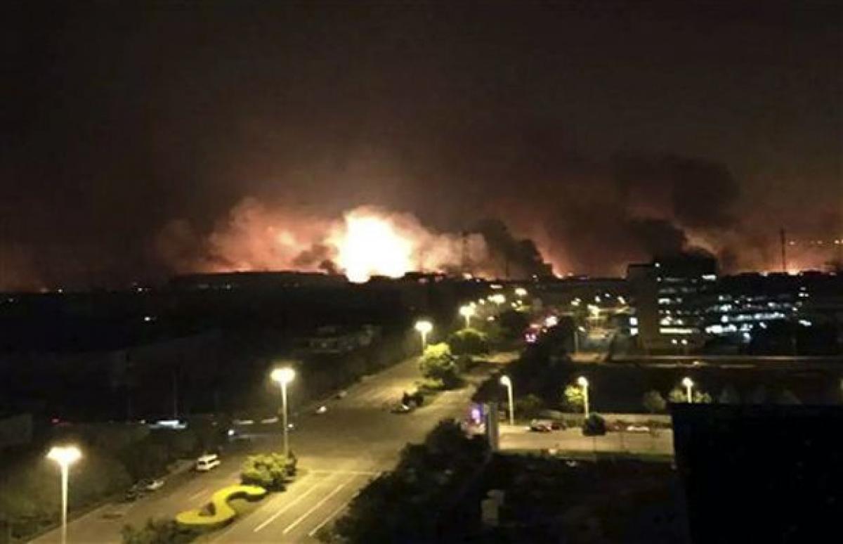 Huge explosions in Chinas Tianjin port area kill 17, 300 injured