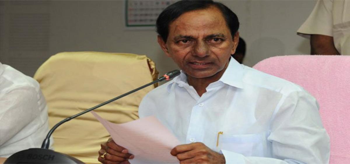 Sanction free pump sets to  farmers: KCR to officials