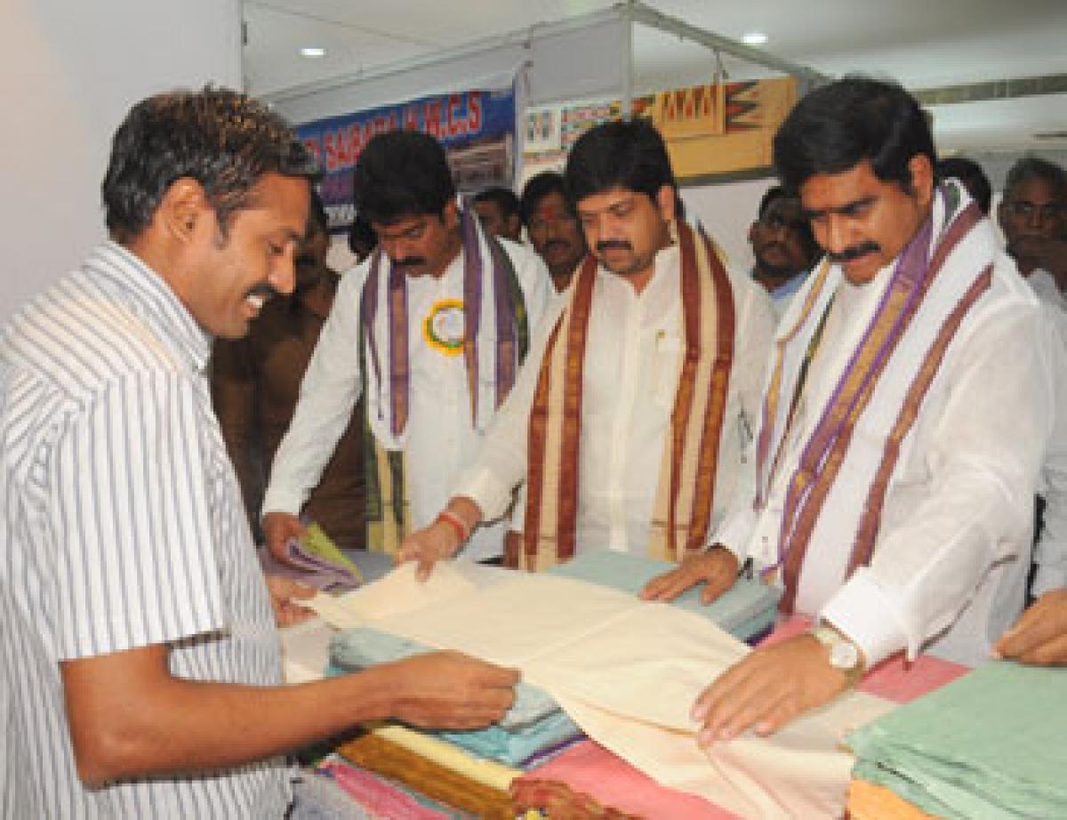 Government to promote weavers welfare