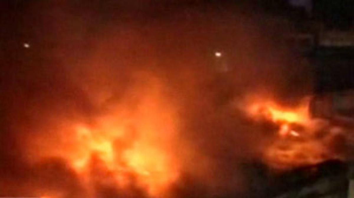 80 shops gutted in Delhi fire