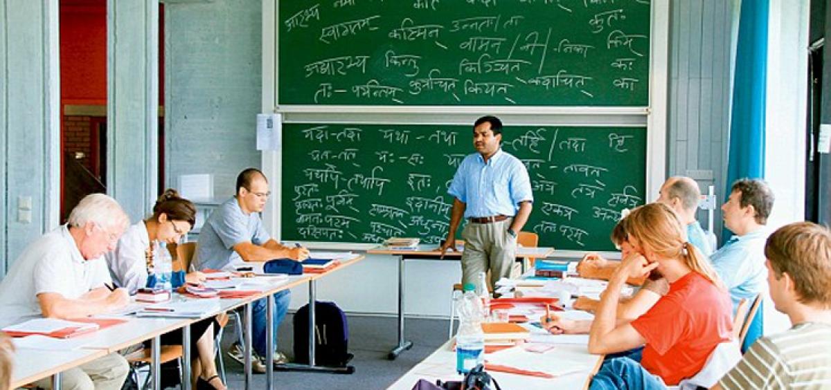 World universities offering summer Sanskrit classes