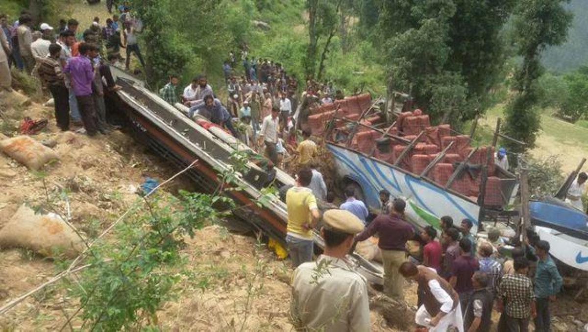 Bus falls into gorge in Odisha killing 30 passengers