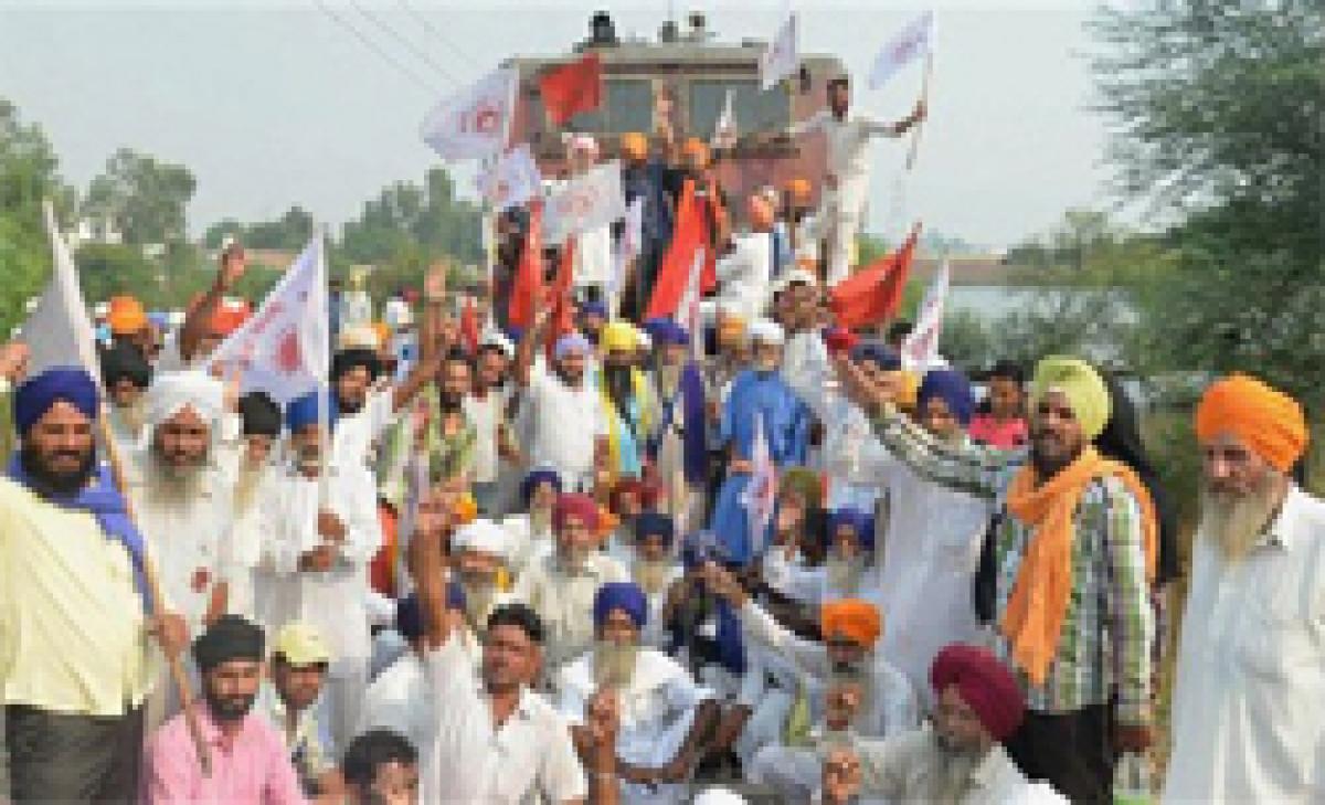 Protesting farmers to meet Punjab CM on October 12; rail roko to continue
