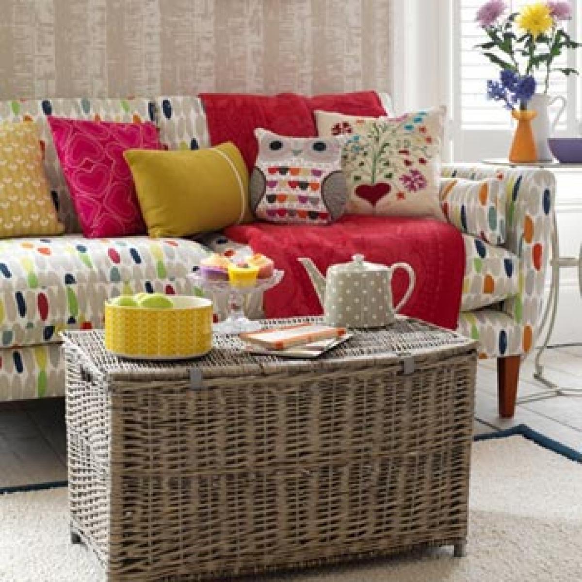 Wicker décor is back this summer!