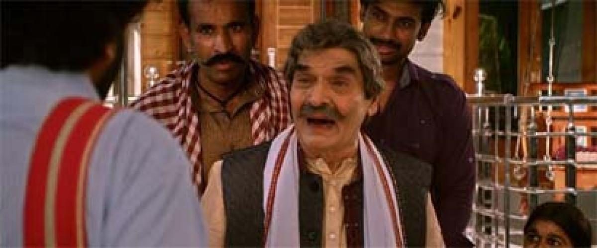 MURARI The Mad Gentleman: Govind Pathak dupes Asrani!