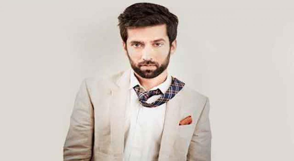 Nakuul Mehta’s unique style to beat heat