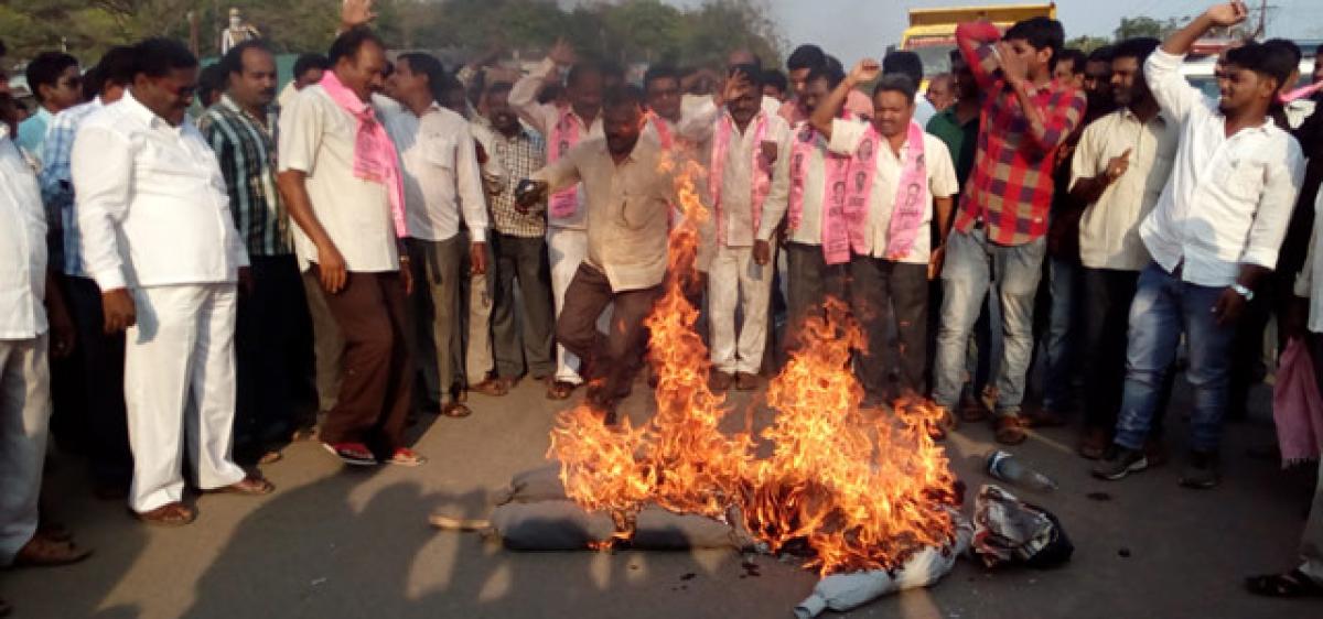 Trade unions protest against HC decision